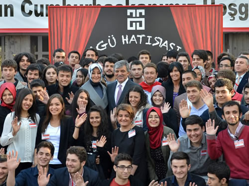 “Rekabetçi, Özgüveni Sağlam, Vatan Sevgisi Güçlü, Sorgulayabilen ve Başka Kültürlere Açık Bir Üniversite Oluşturmalıyız”